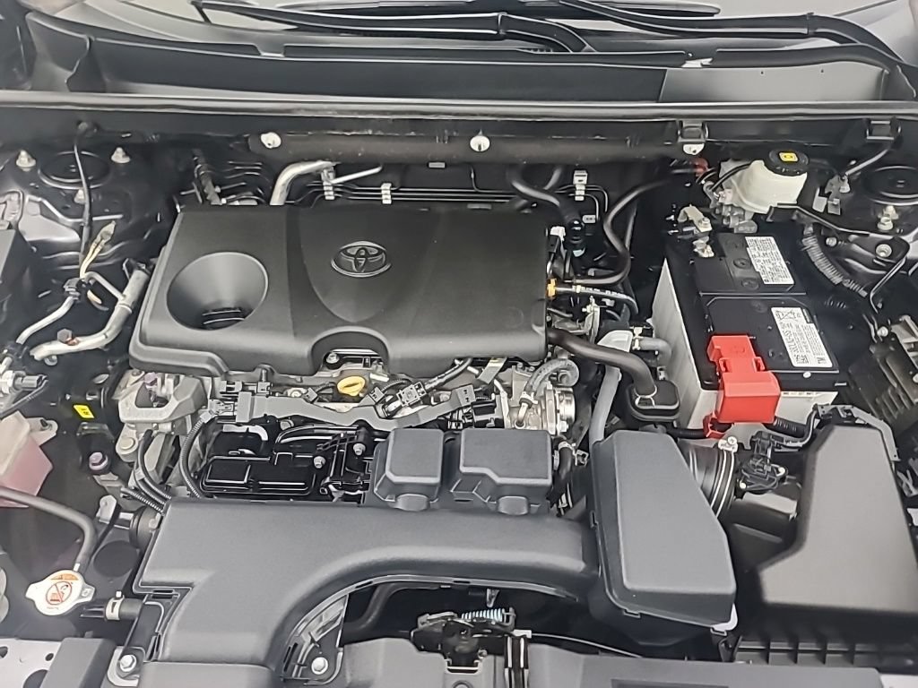 Used 2022 Toyota RAV4 XLE Premium AWD/4WD image 41