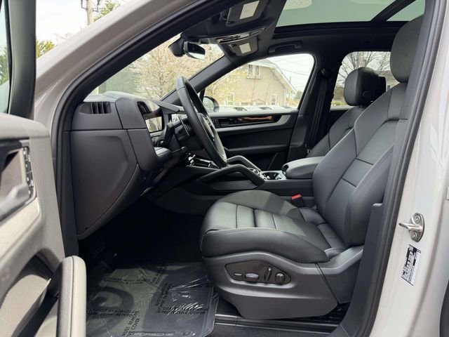 Used 2026 Porsche Cayenne AWD/4WD image 10