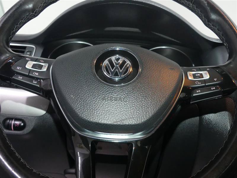 Used 2015 Volkswagen Jetta SE FWD image 32