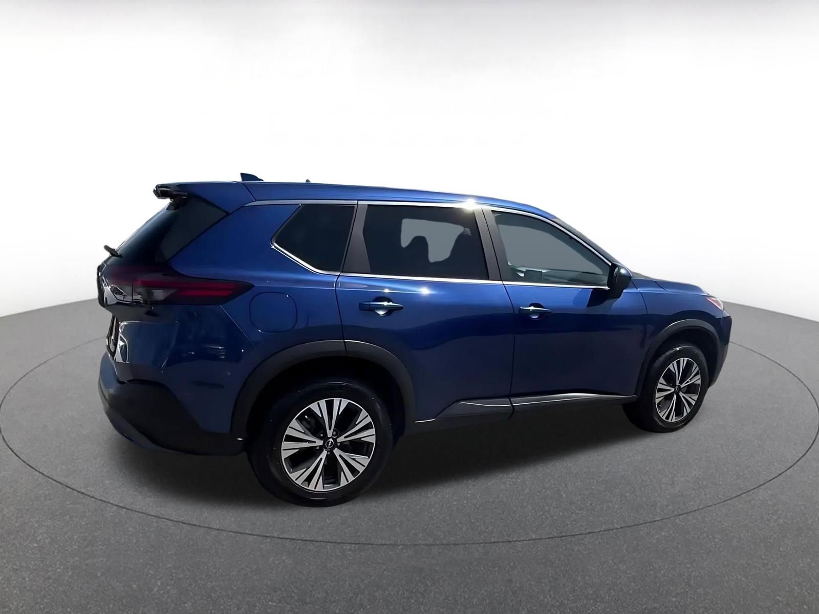 Used 2023 Nissan Rogue SV FWD image 14