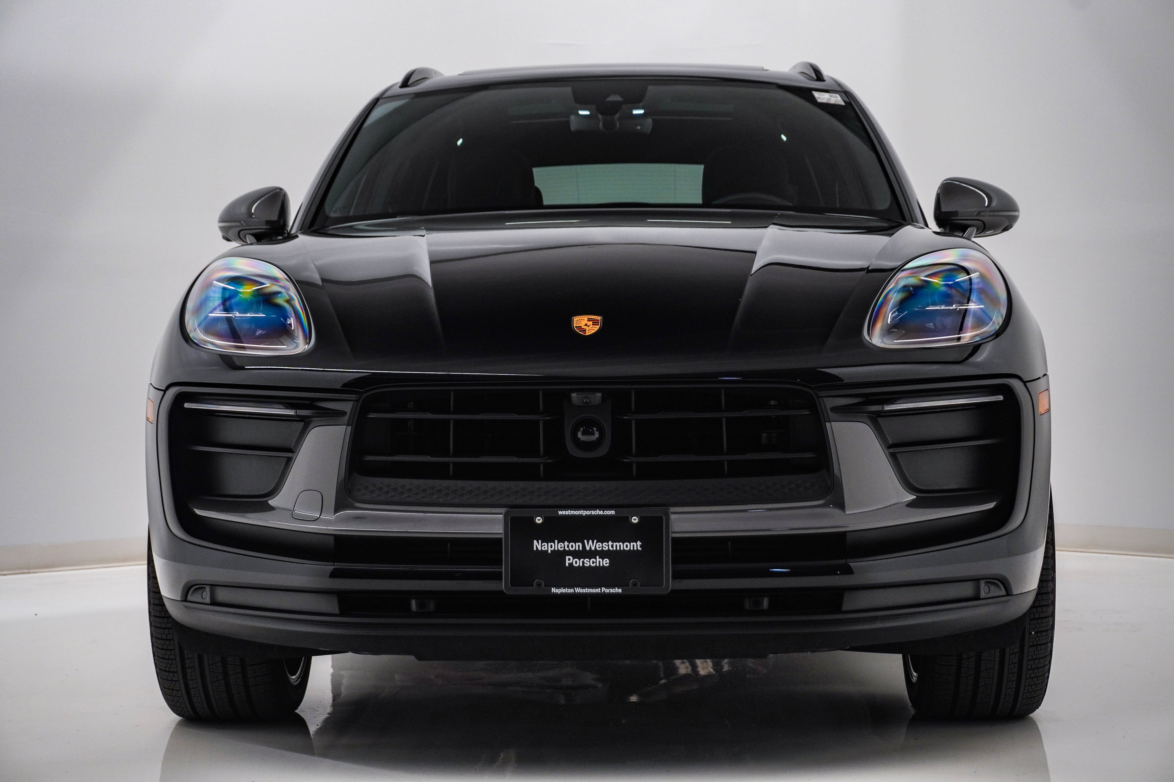 Certified 2026 Porsche Macan Turbo AWD/4WD image 6