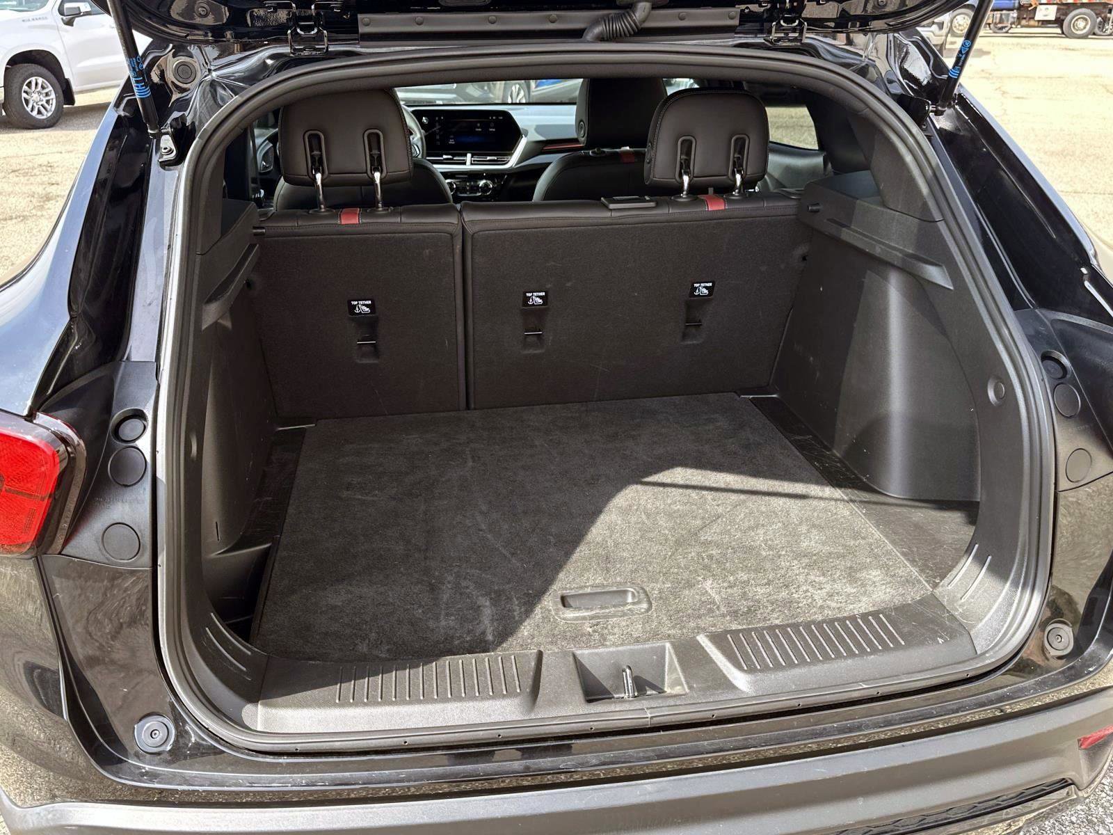 Certified 2024 Chevrolet Trax RS w/ Driver Confidence Package image 10