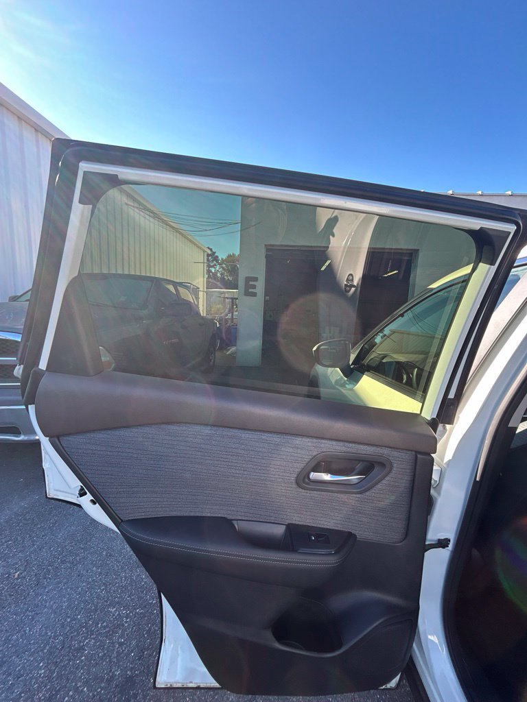 Used 2023 Nissan Rogue SV FWD image 16