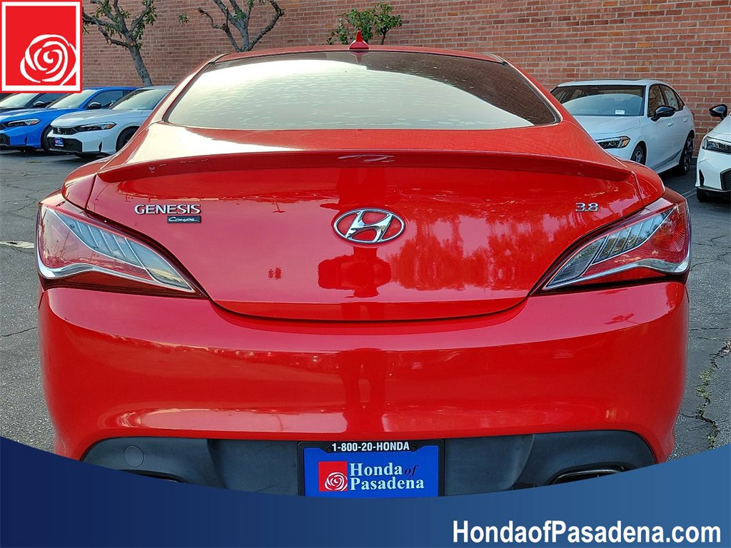 Used 2016 Hyundai Genesis 3.8 image 3