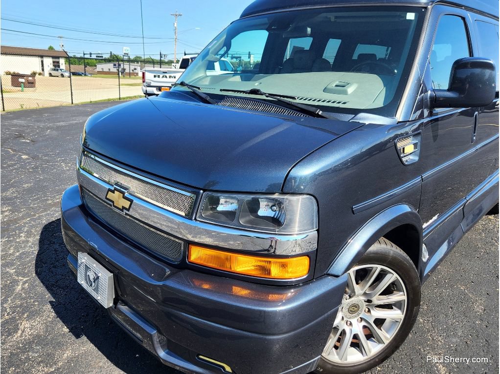 Used 2019 Chevrolet Express 2500 RWD image 13