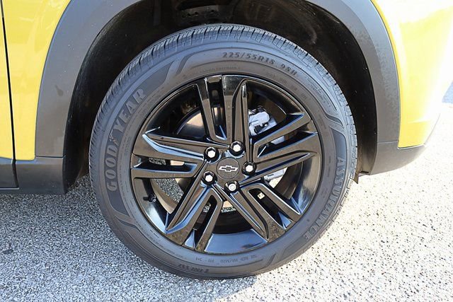 Used 2025 Chevrolet Trax ACTIV image 13