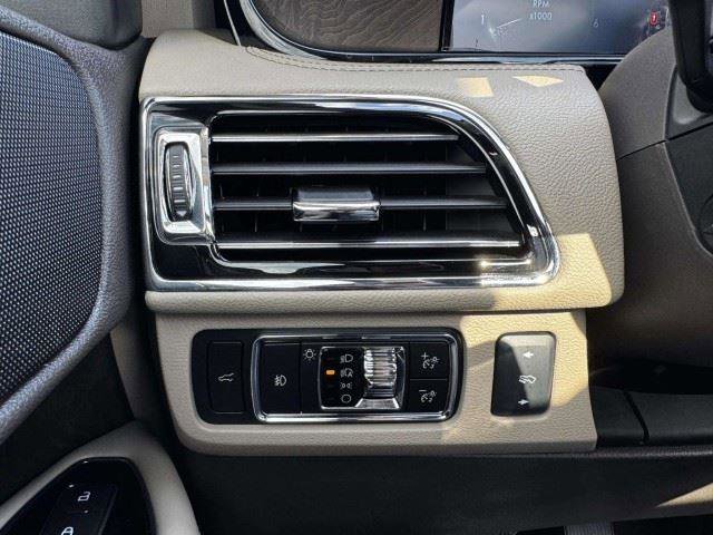 Used 2023 Lincoln Navigator Reserve RWD image 30