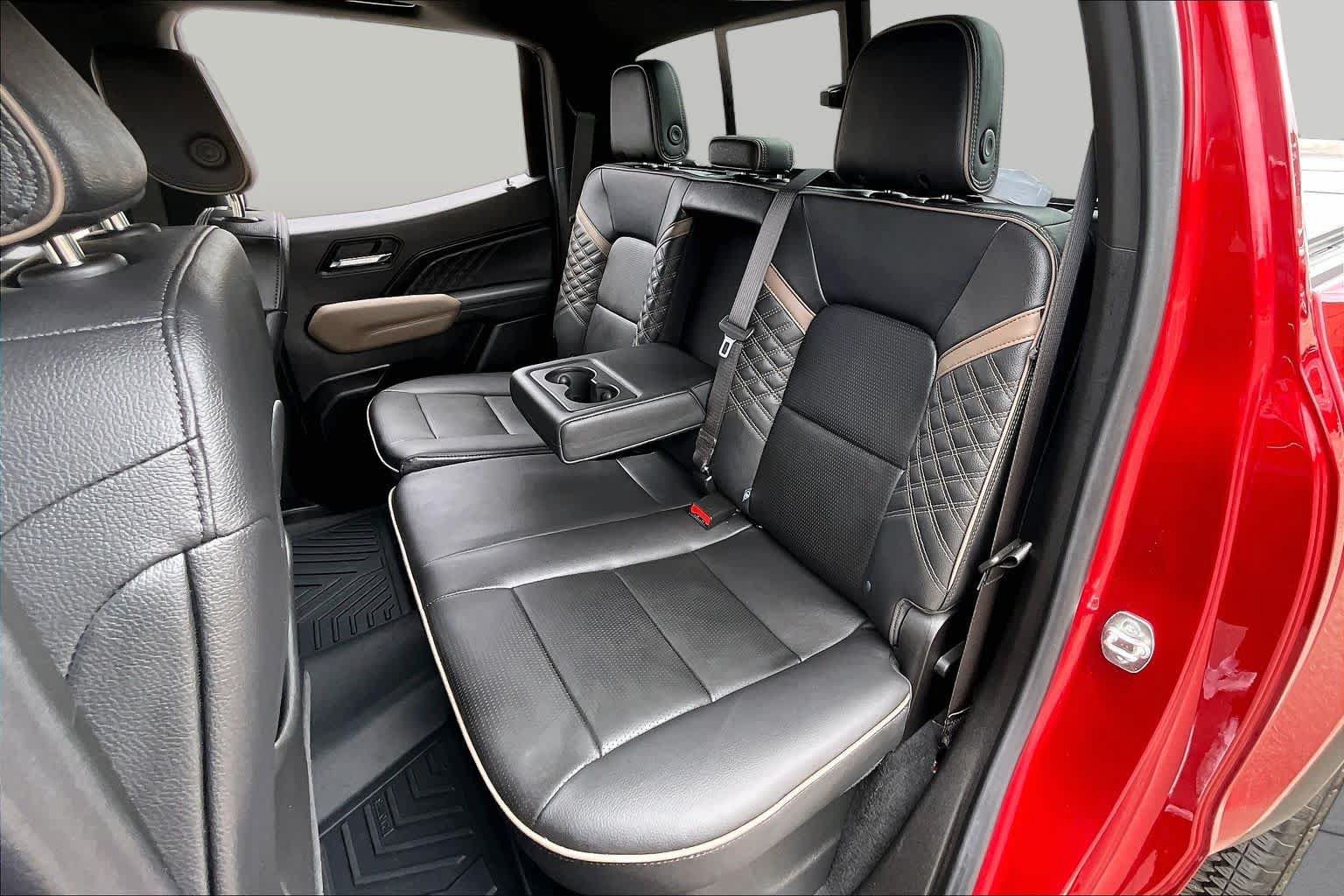 Used 2025 GMC Canyon Denali AWD/4WD image 21
