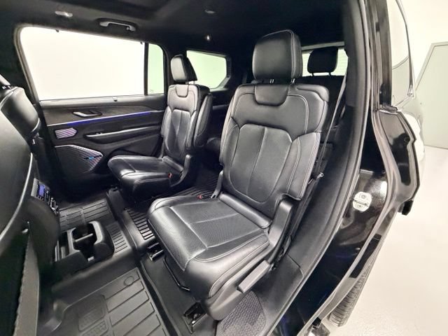 Used 2021 Jeep Grand Cherokee L Overland w/ Luxury Tech Group IV AWD/4WD image 23