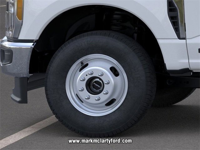 New 2026 Ford F350 XL w/ XL Chrome Package image 19