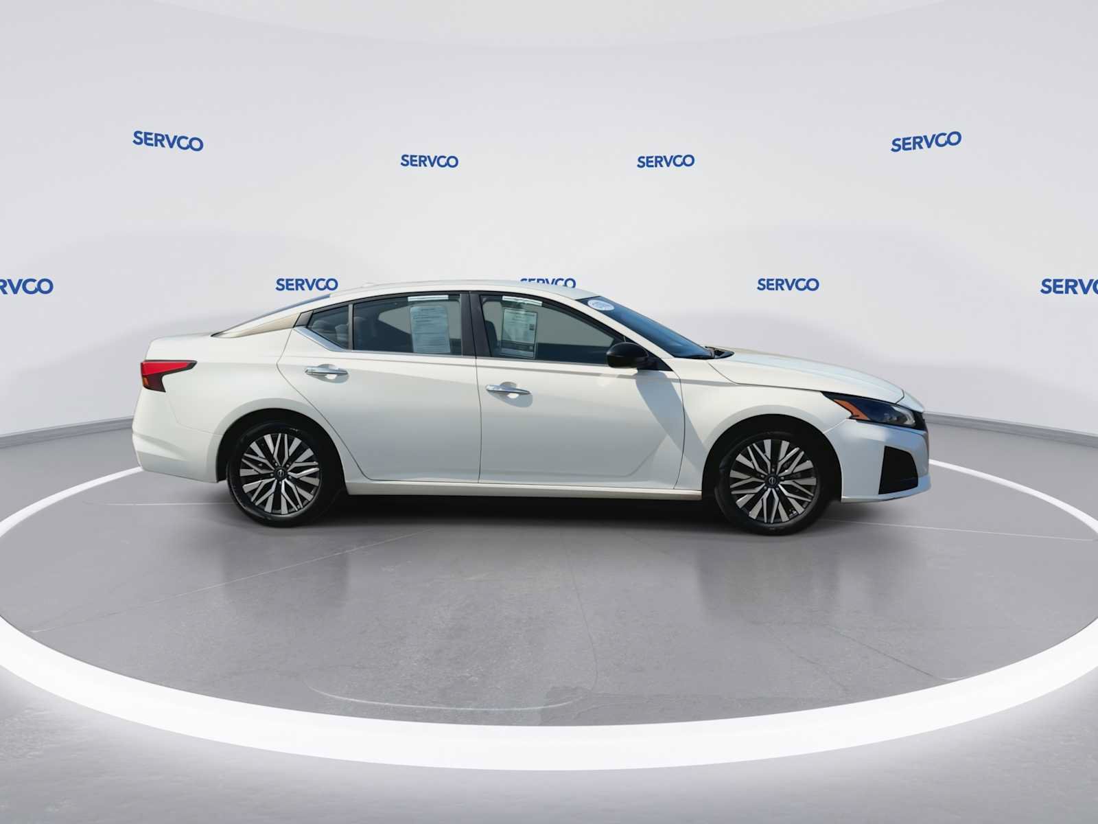 Used 2024 Nissan Altima 2.5 SV FWD image 9