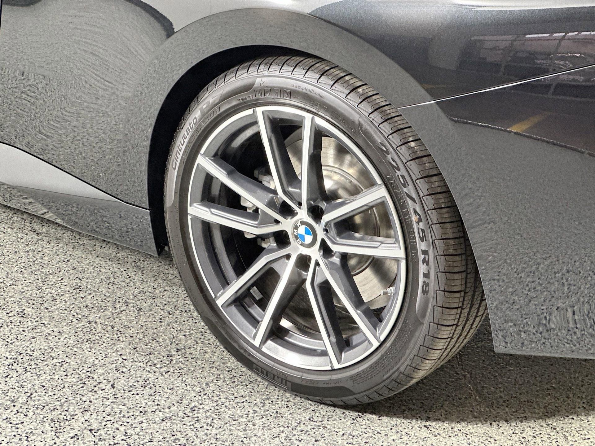 Used 2025 BMW 230i Coupe w/ Premium Package image 9