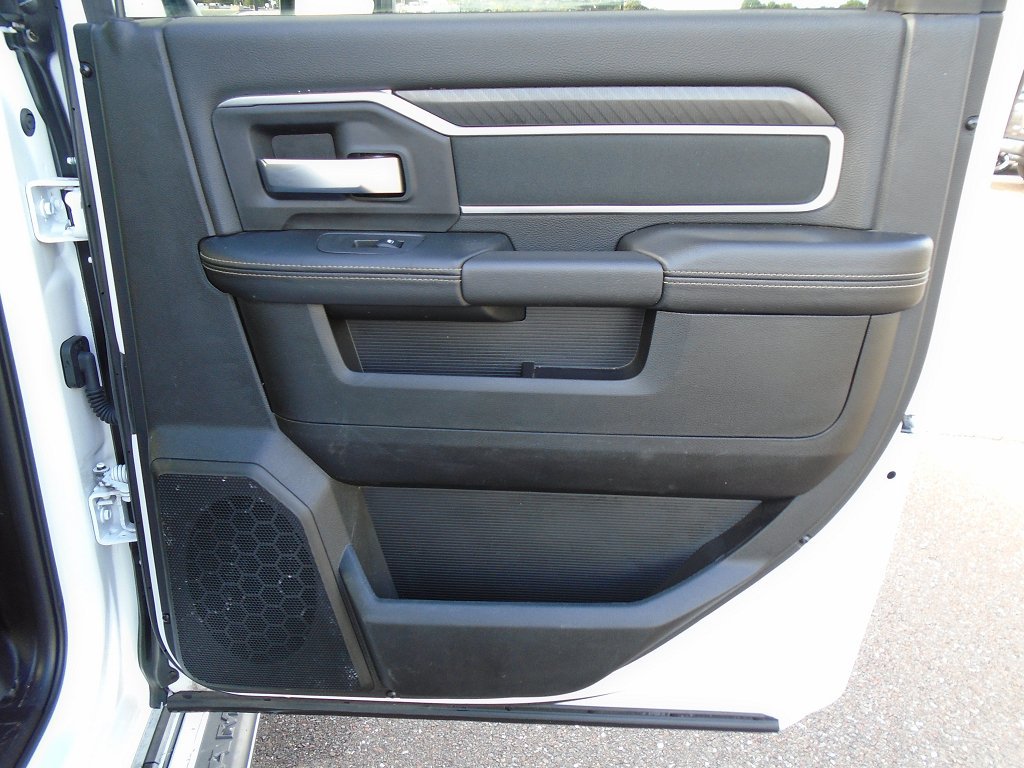 Certified 2025 RAM 2500 Big Horn AWD/4WD image 9