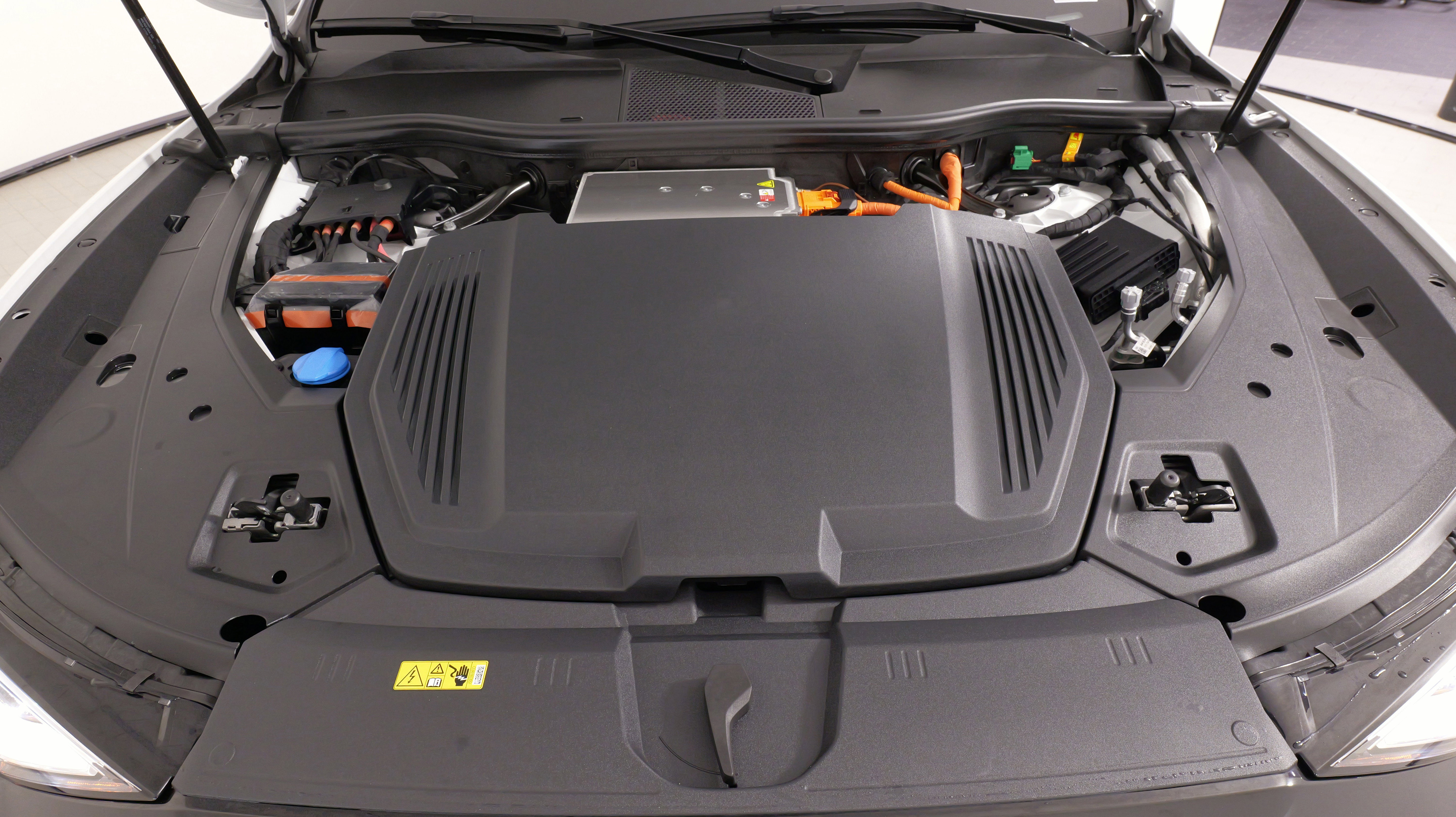 Used 2024 Audi Q8 e-tron Premium Plus w/ Premium Plus Package image 67