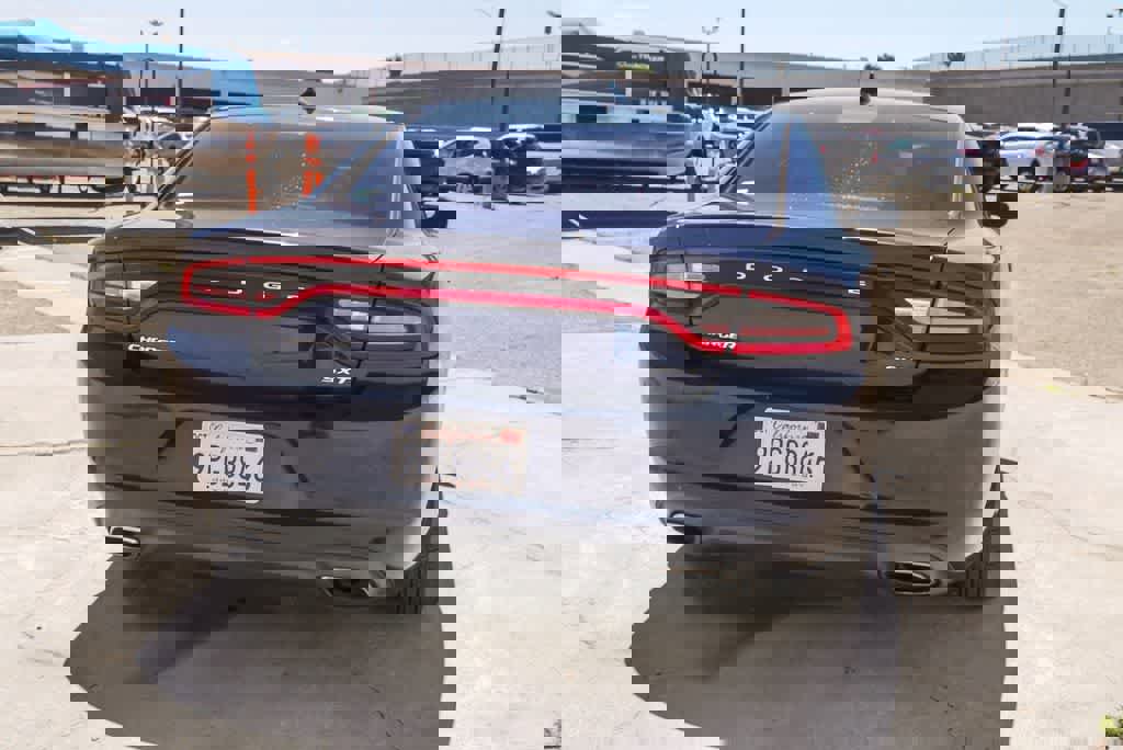 Used 2015 Dodge Charger SXT RWD image 8