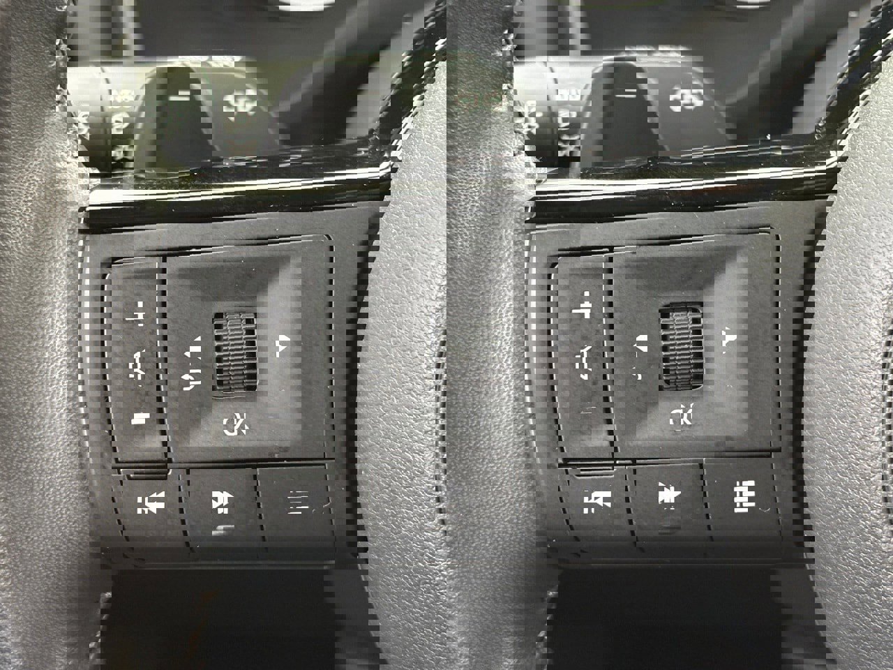 Certified 2023 Nissan Rogue SL w/ SL Premium Package image 15