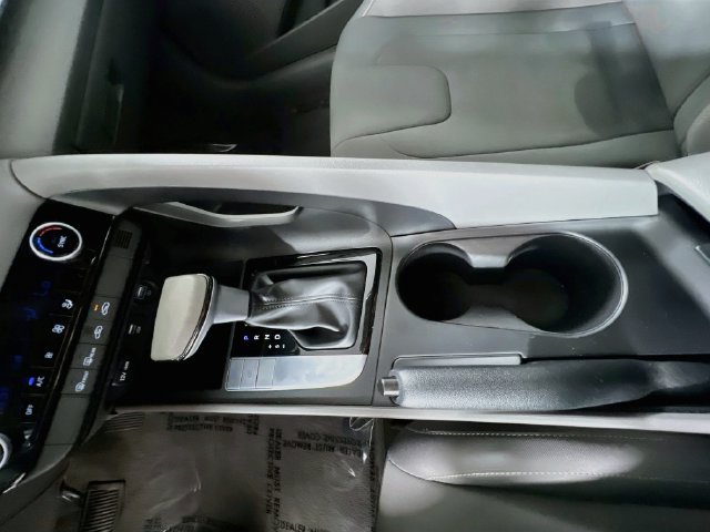 Used 2023 Hyundai Elantra SEL FWD image 25