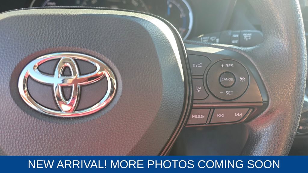 Used 2025 Toyota RAV4 XLE image 15