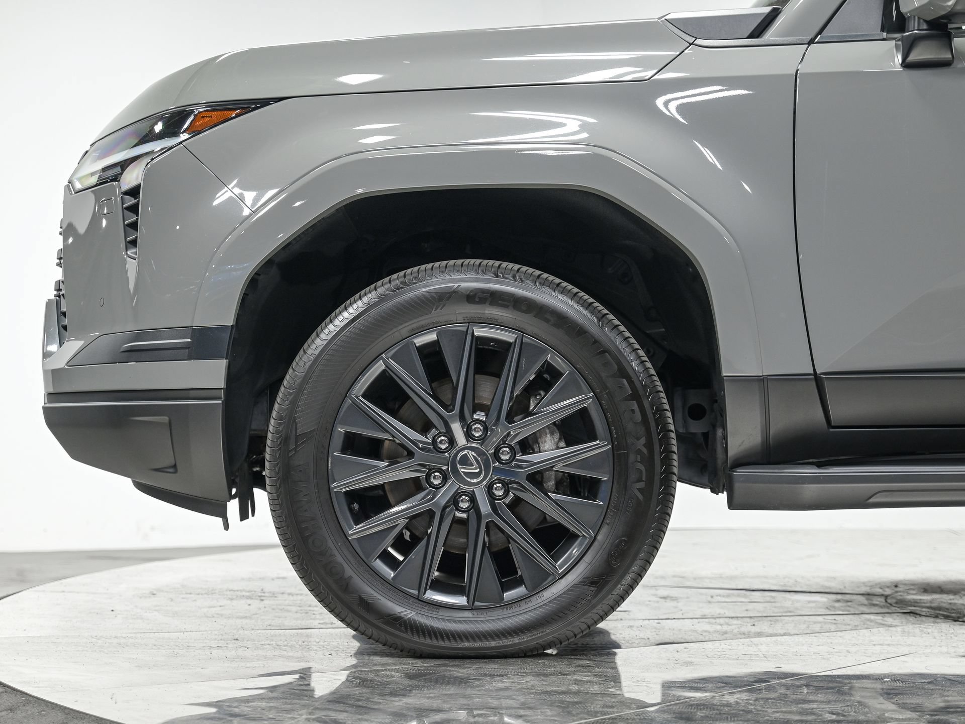 Used 2024 Lexus GX 550 w/ Cold Area Package AWD/4WD image 3