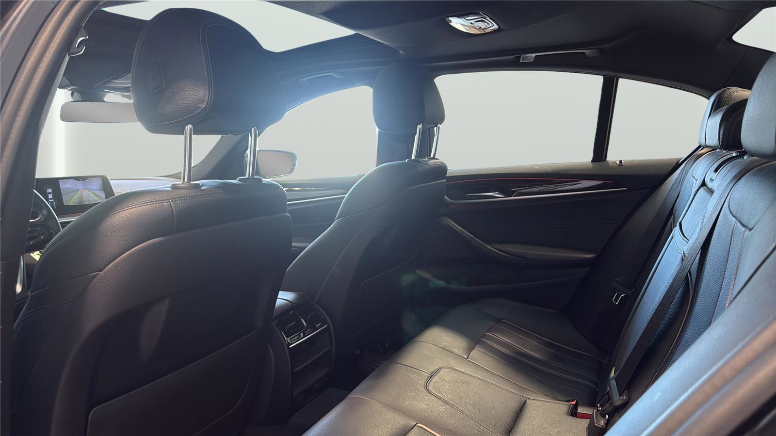 Used 2018 BMW 540i xDrive image 17