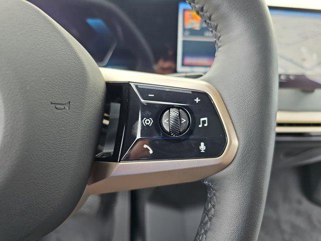 New 2026 BMW iX xDrive60 w/ Premium Package image 18