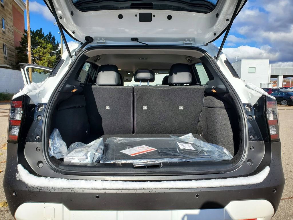 New 2026 Nissan Kicks SR w/ Cold Weather Package image 8