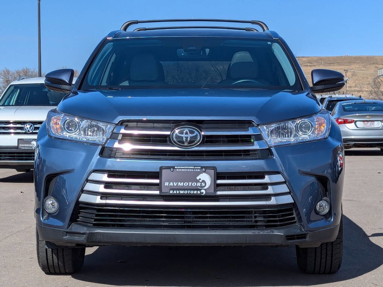 Used 2019 Toyota Highlander XLE FWD image 5