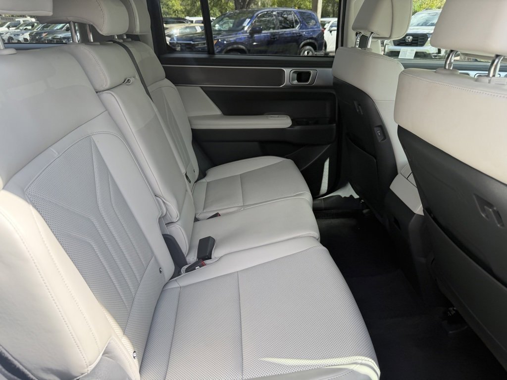 Used 2025 Hyundai Santa Fe SEL image 7