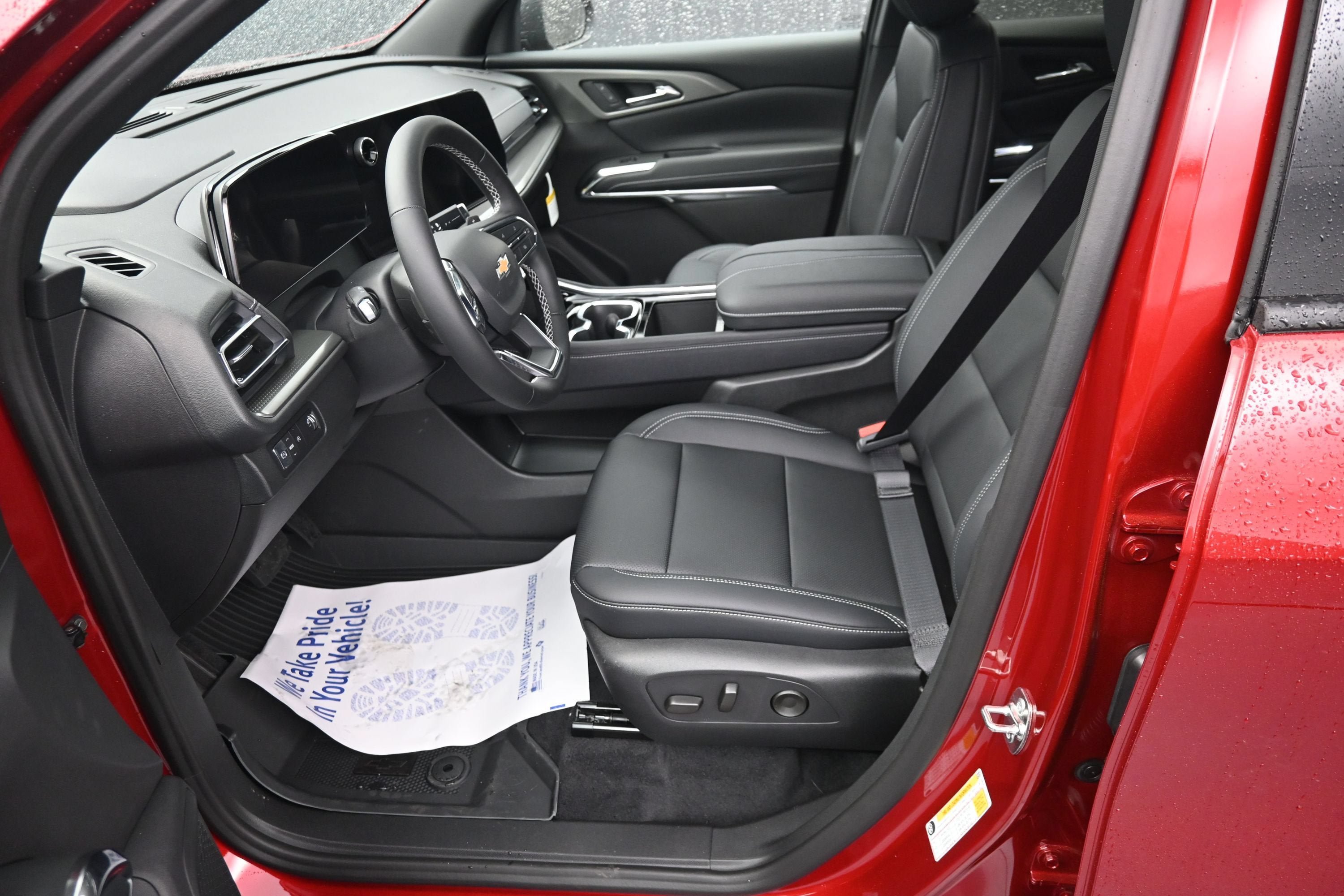 New 2026 Chevrolet Traverse LT w/ Driver Confidence Package FWD image 11