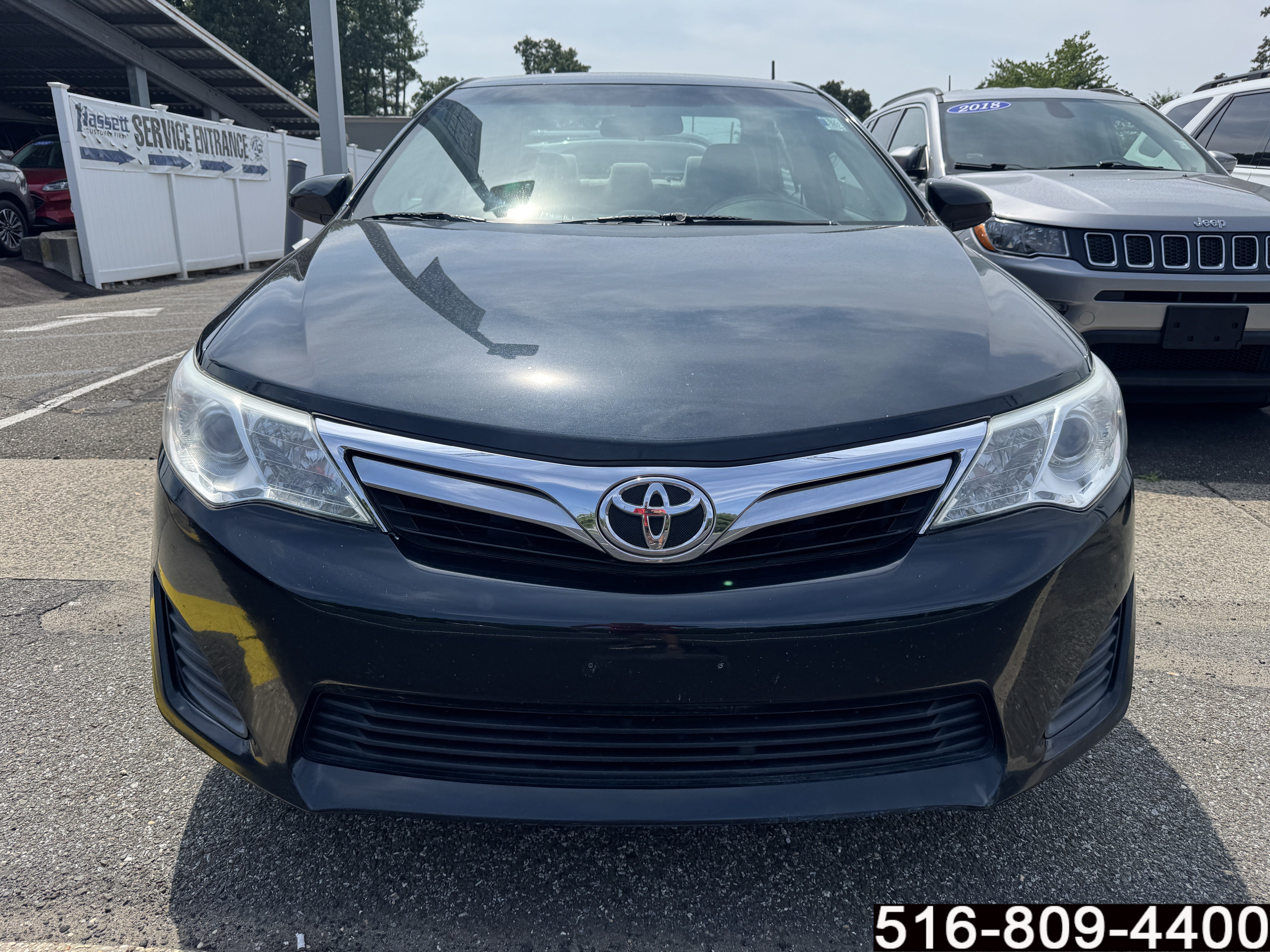 Used 2014 Toyota Camry LE FWD image 2