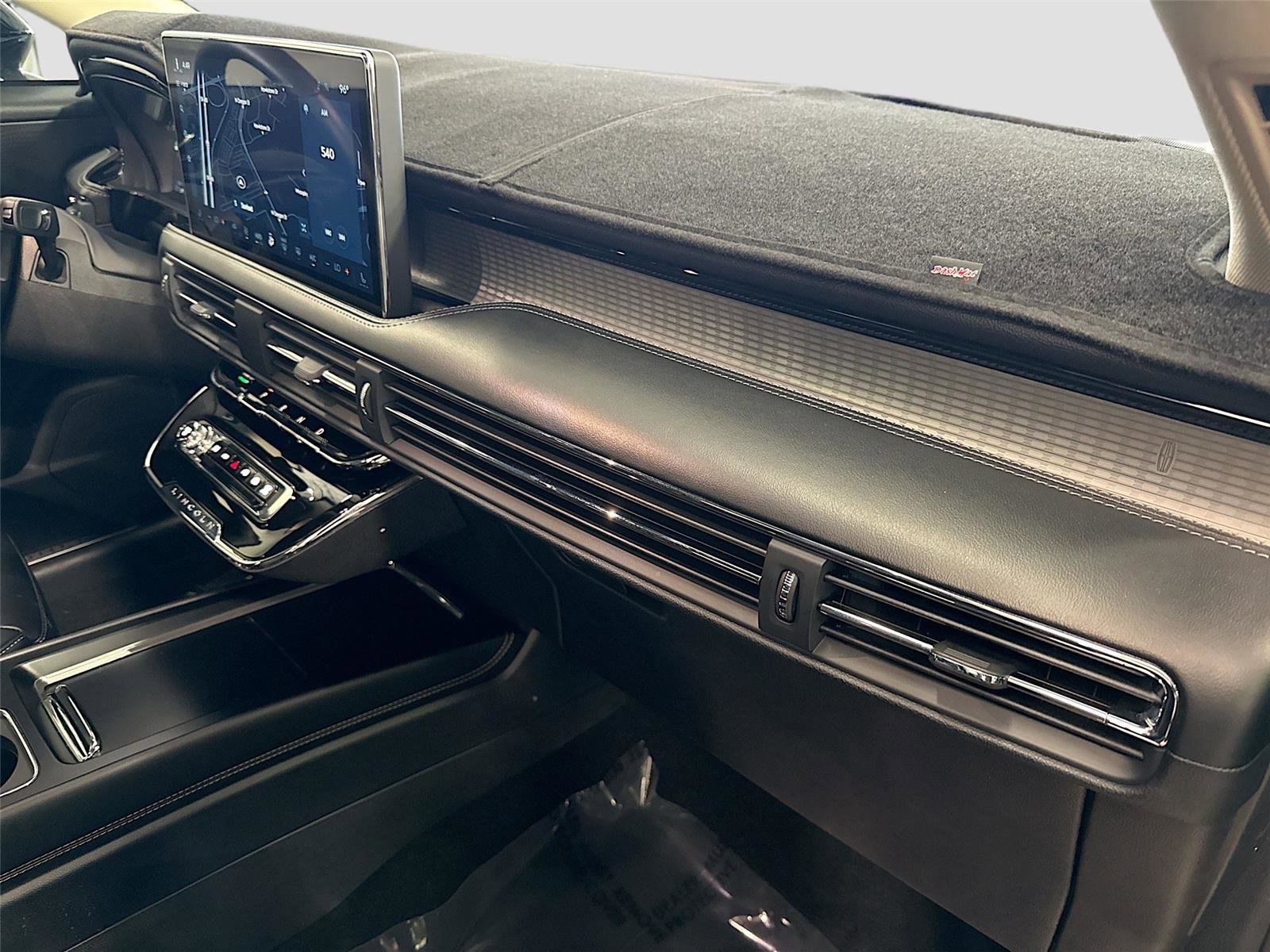 Used 2023 Lincoln Corsair AWD w/ Towing Package image 29