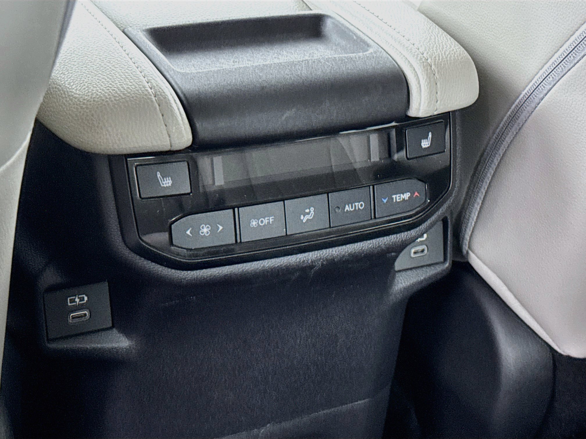Used 2025 Toyota Grand Highlander AWD Hybrid image 26