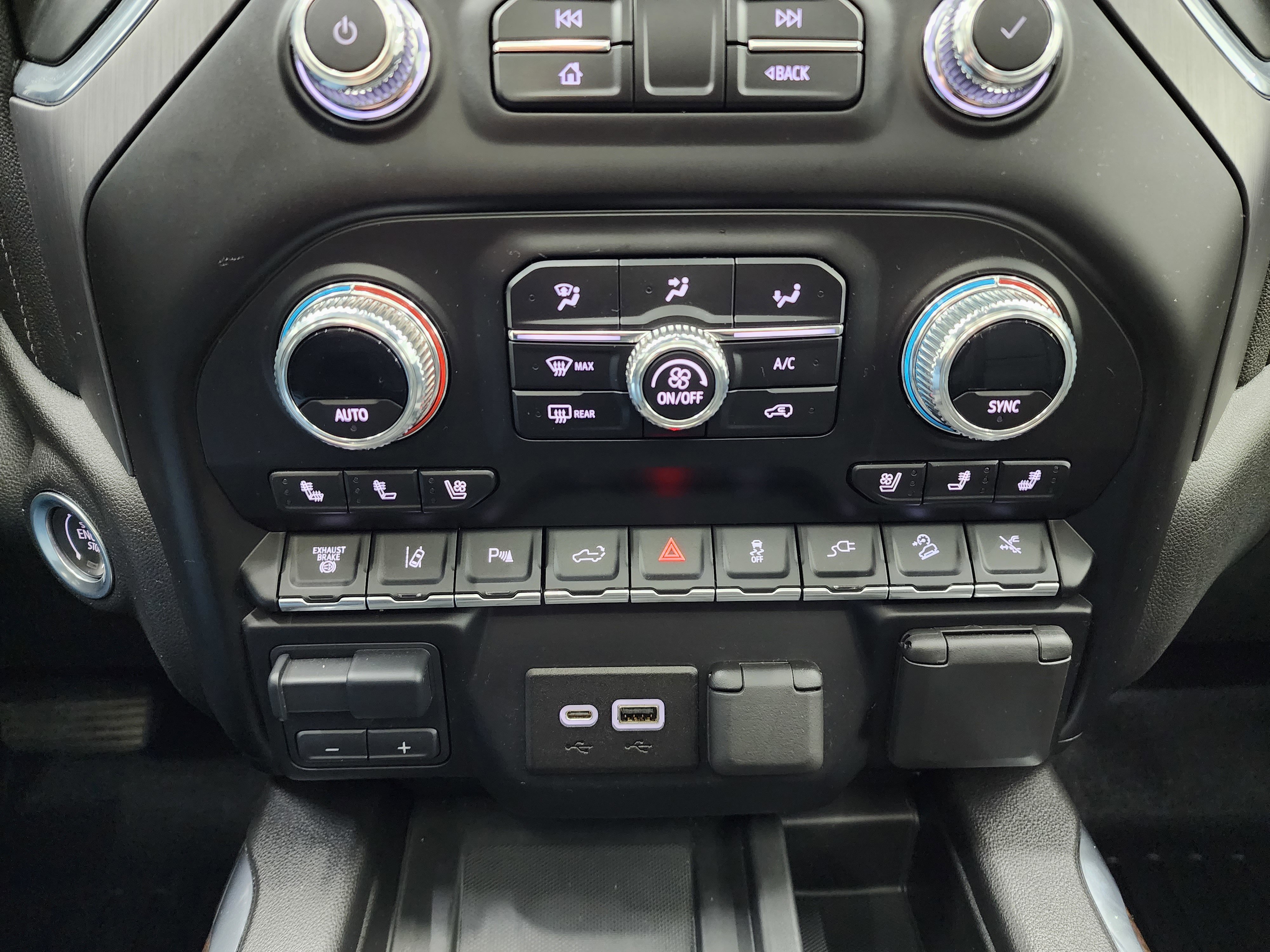 Used 2023 GMC Sierra 3500 Denali w/ Denali Ultimate Package image 17