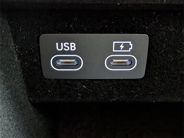 Used 2026 Genesis GV70 2.5T Select image 24