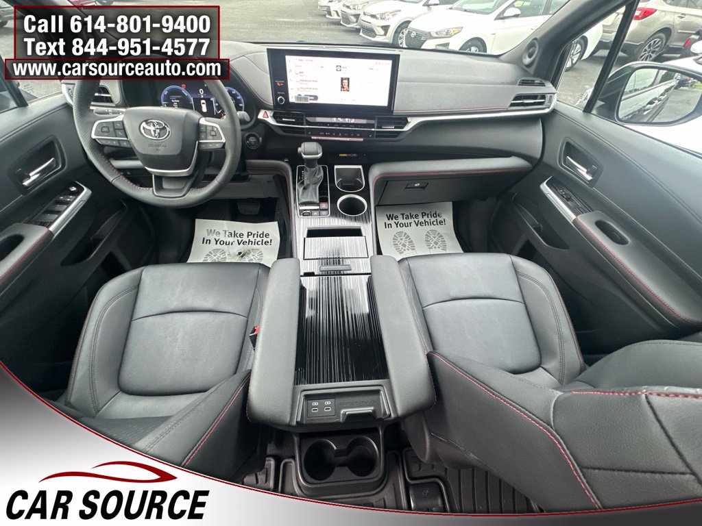Used 2026 Toyota Sienna XSE FWD image 11
