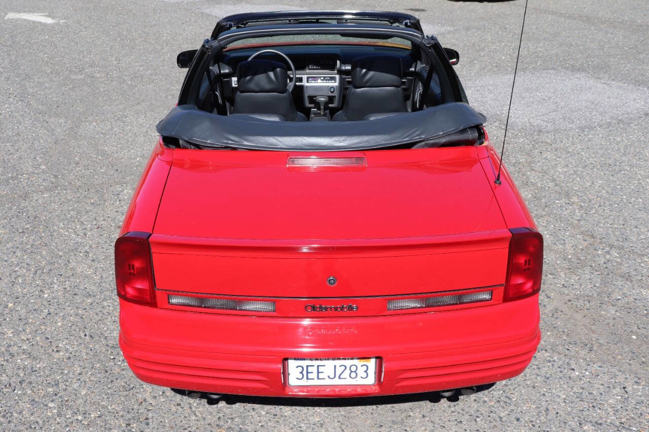 Used 1993 Oldsmobile Cutlass Supreme Convertible image 7