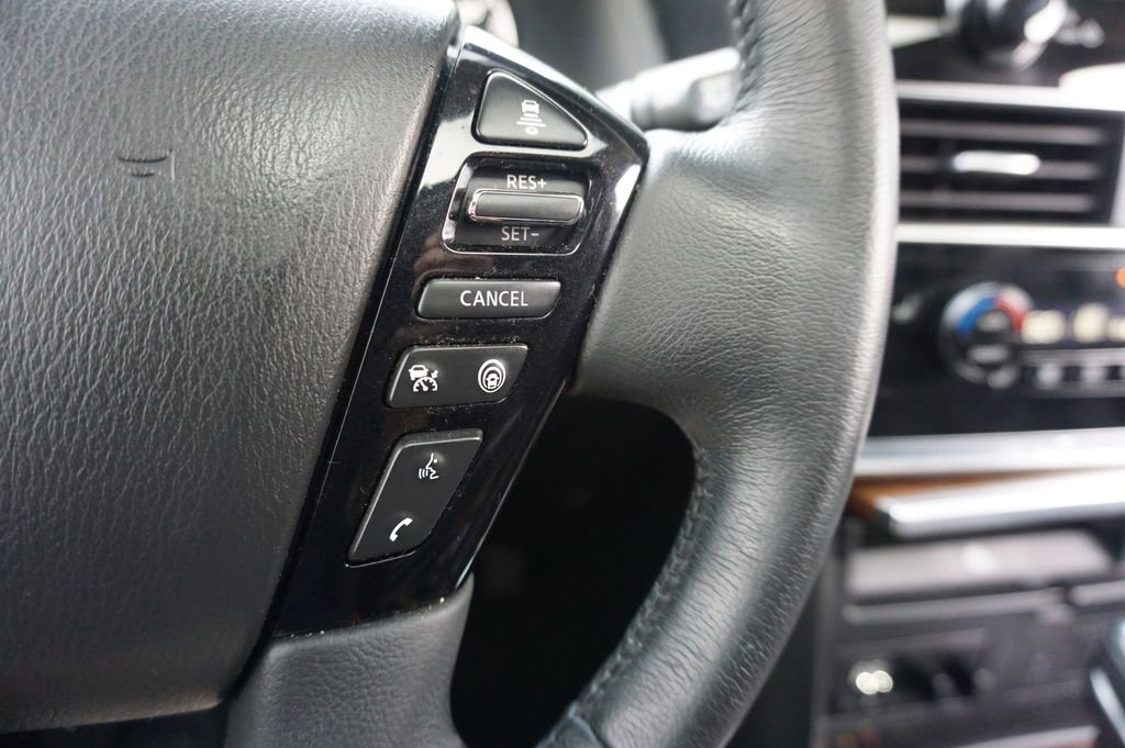 Used 2023 Nissan Armada SL w/ Captain's Chairs Package image 9