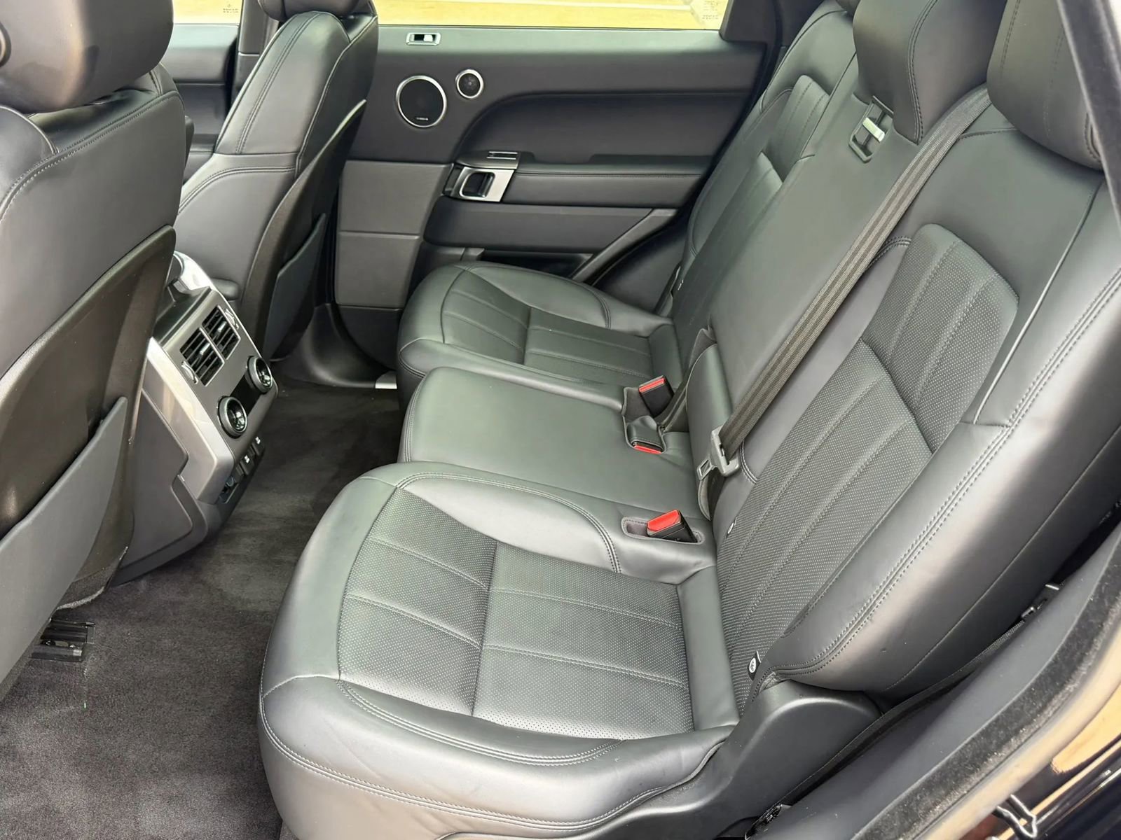 Used 2018 Land Rover Range Rover Sport HSE AWD/4WD image 5