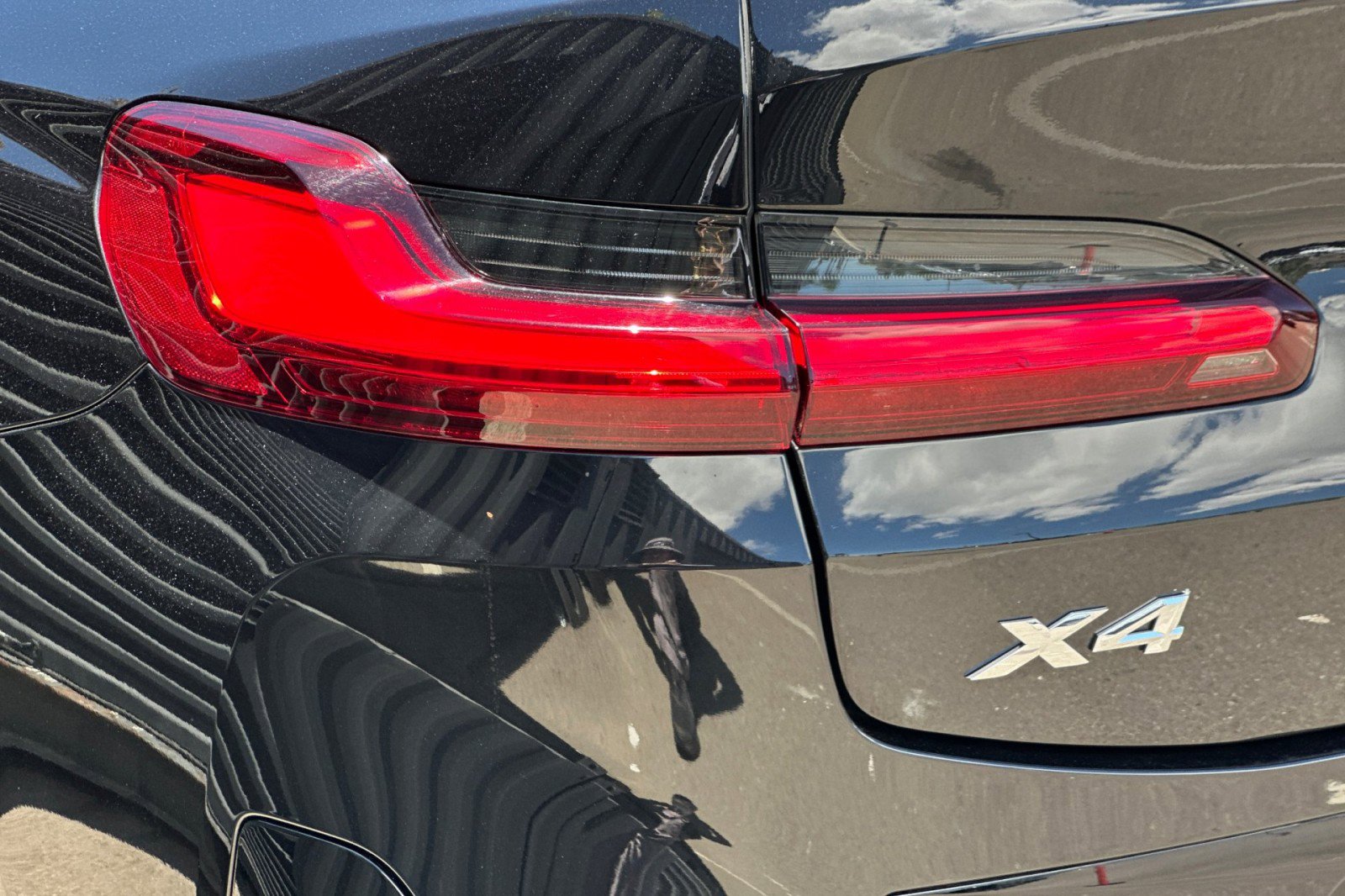 Used 2023 BMW X4 xDrive30i w/ M Sport Package AWD/4WD image 28