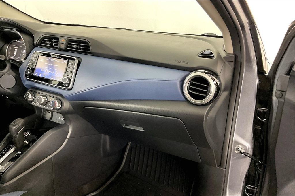 Used 2025 Nissan Versa SV w/ Trunk Package FWD image 18