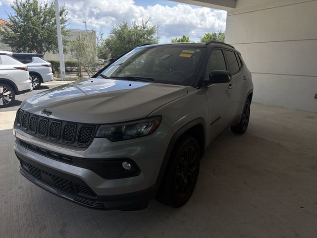 Used 2023 Jeep Compass Latitude w/ Sun and Sound Group AWD/4WD image 6