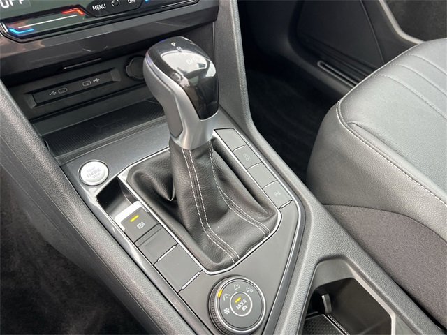 Used 2024 Volkswagen Tiguan SE R-Line image 20