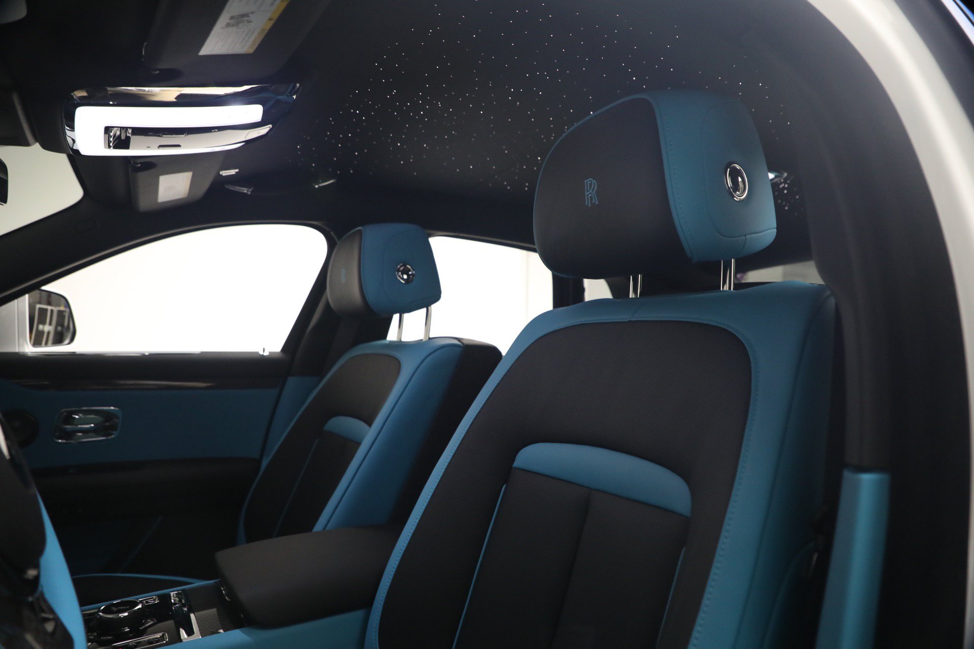 New 2027 Rolls-Royce Ghost Black Badge AWD/4WD image 18