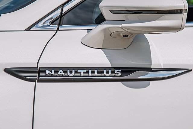 Used 2022 Lincoln Nautilus Reserve w/ Equipment Group 201A AWD/4WD image 19