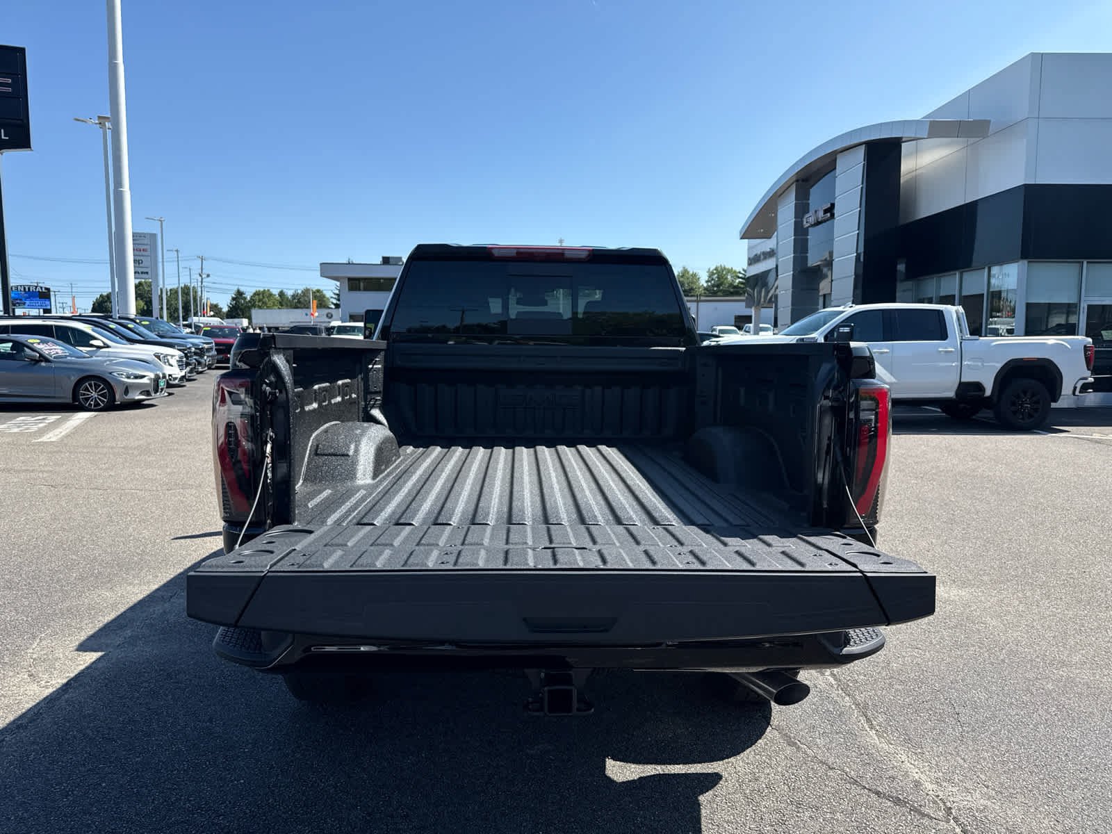 New 2026 GMC Sierra 2500 AT4 w/ AT4 Preferred Package AWD/4WD image 11