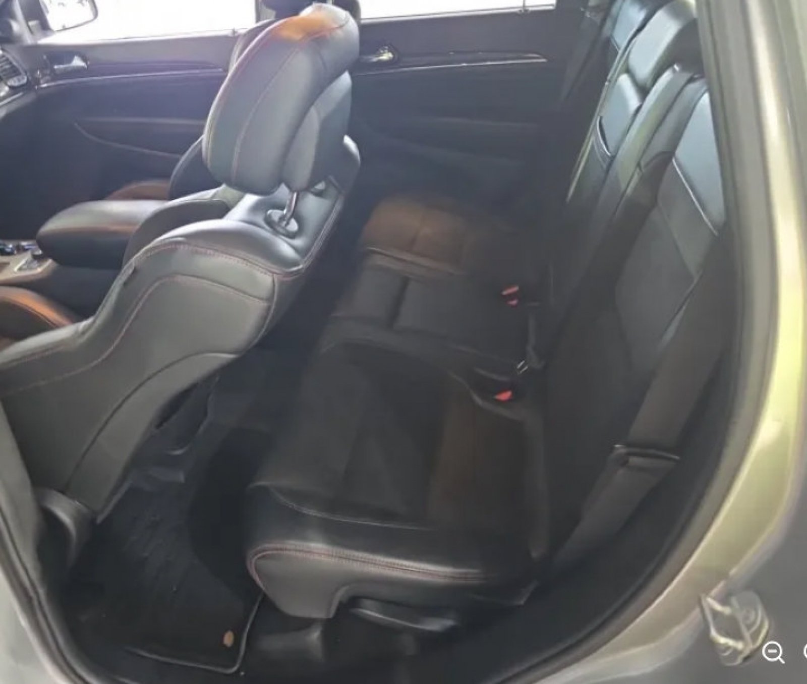Used 2019 Jeep Grand Cherokee Trailhawk AWD/4WD image 11
