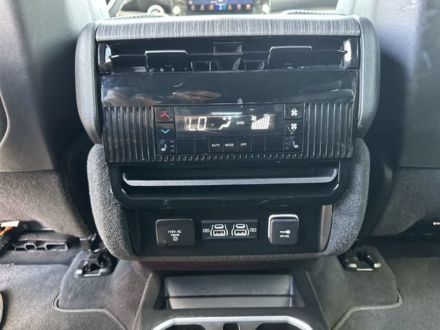 Used 2024 Jeep Wagoneer Series III AWD/4WD image 21
