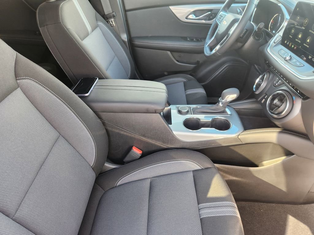 Used 2025 Chevrolet Blazer LT image 15