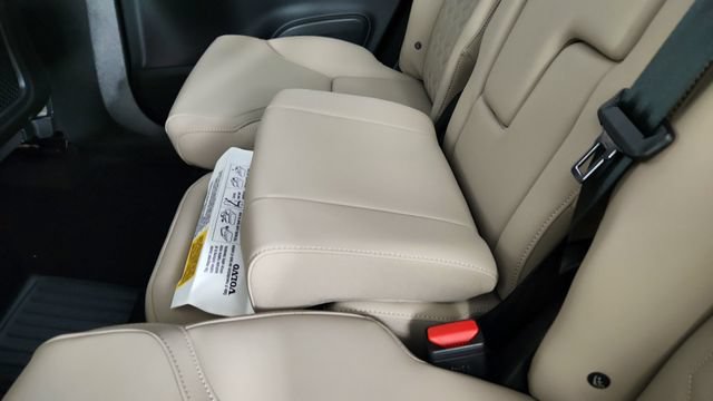 New 2026 Volvo XC90 T8 Plus w/ Protection Package Premier AWD/4WD image 31