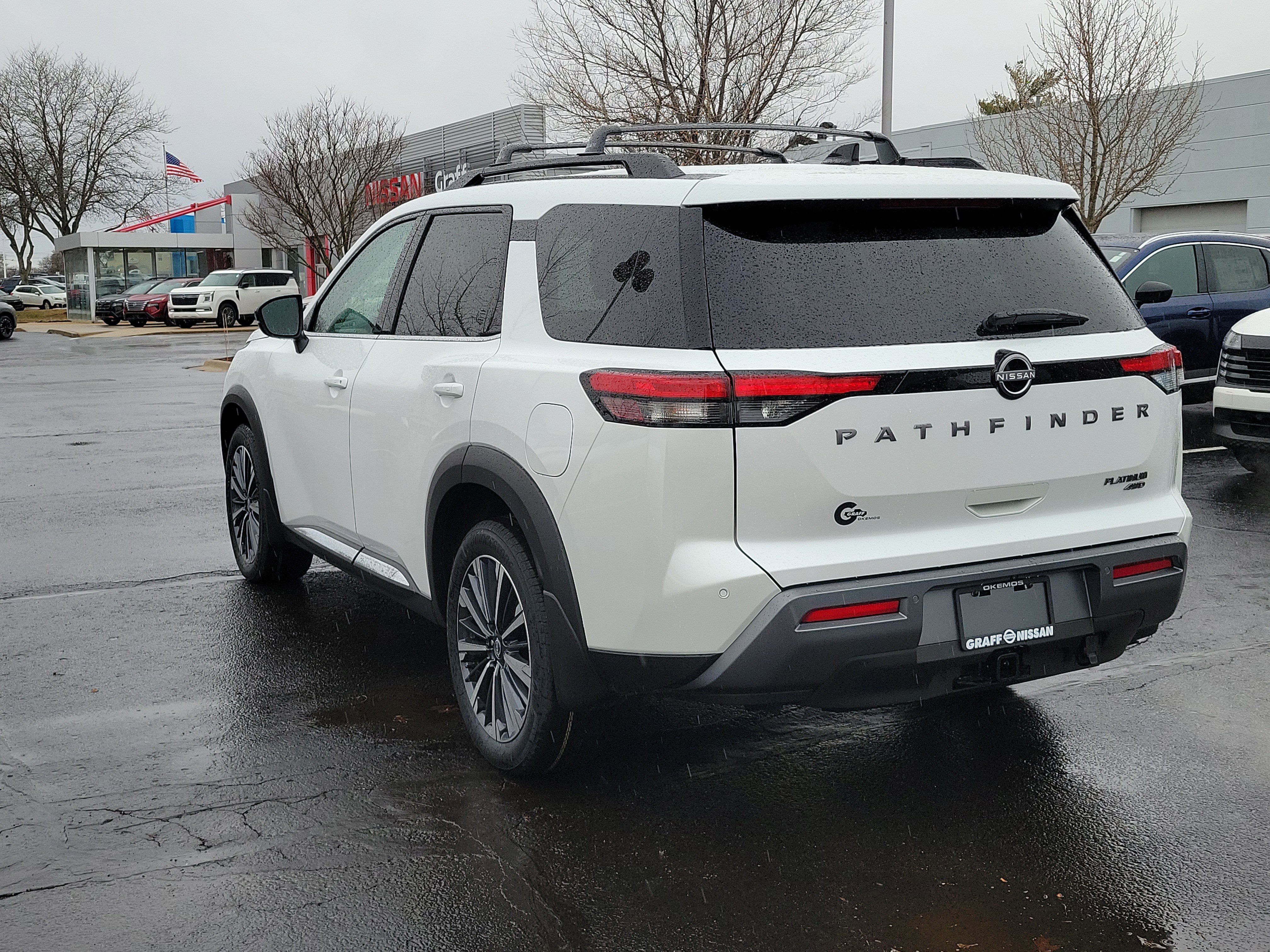 New 2026 Nissan Pathfinder Platinum image 4